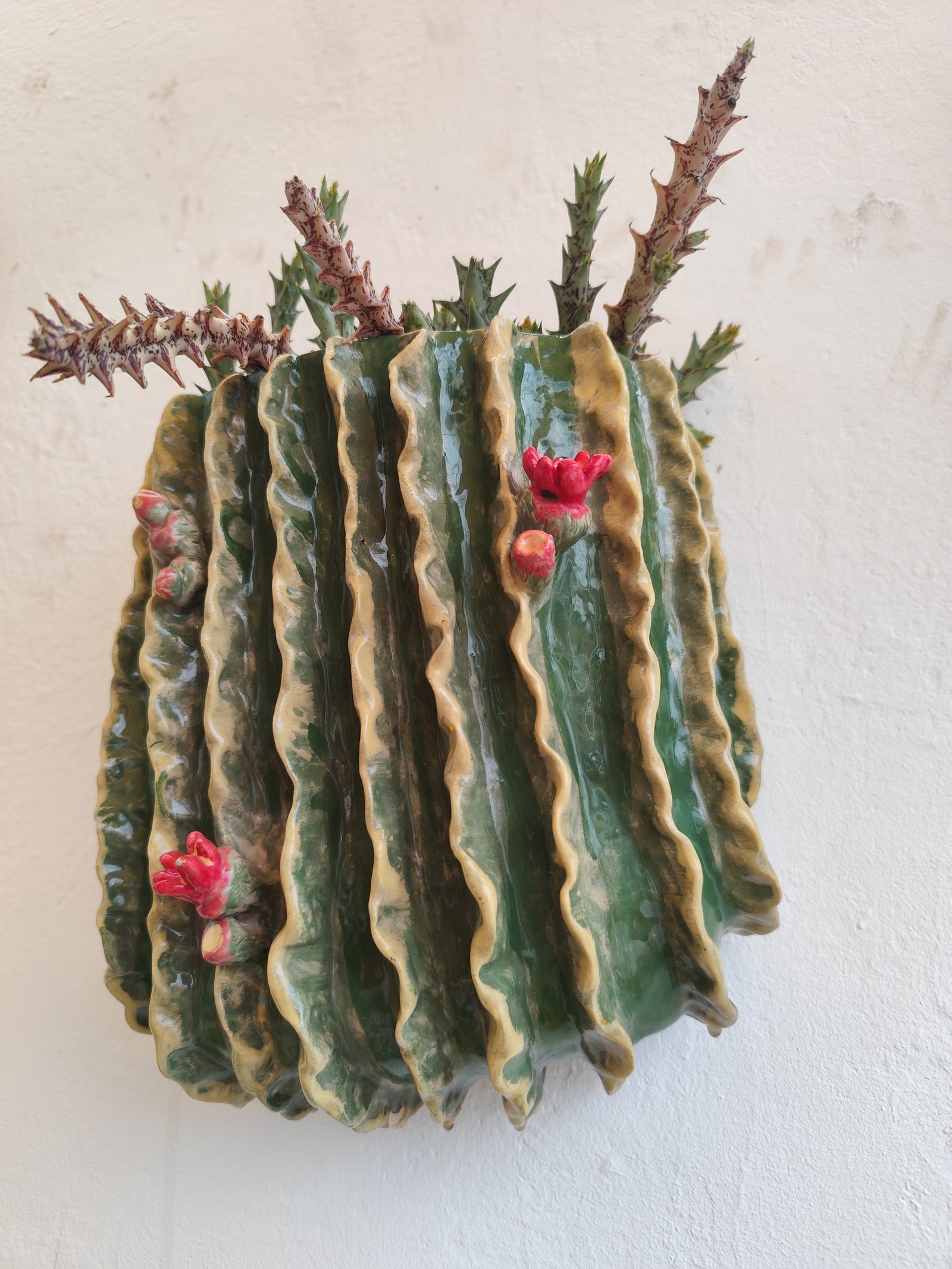 Barril con flores — vista 1